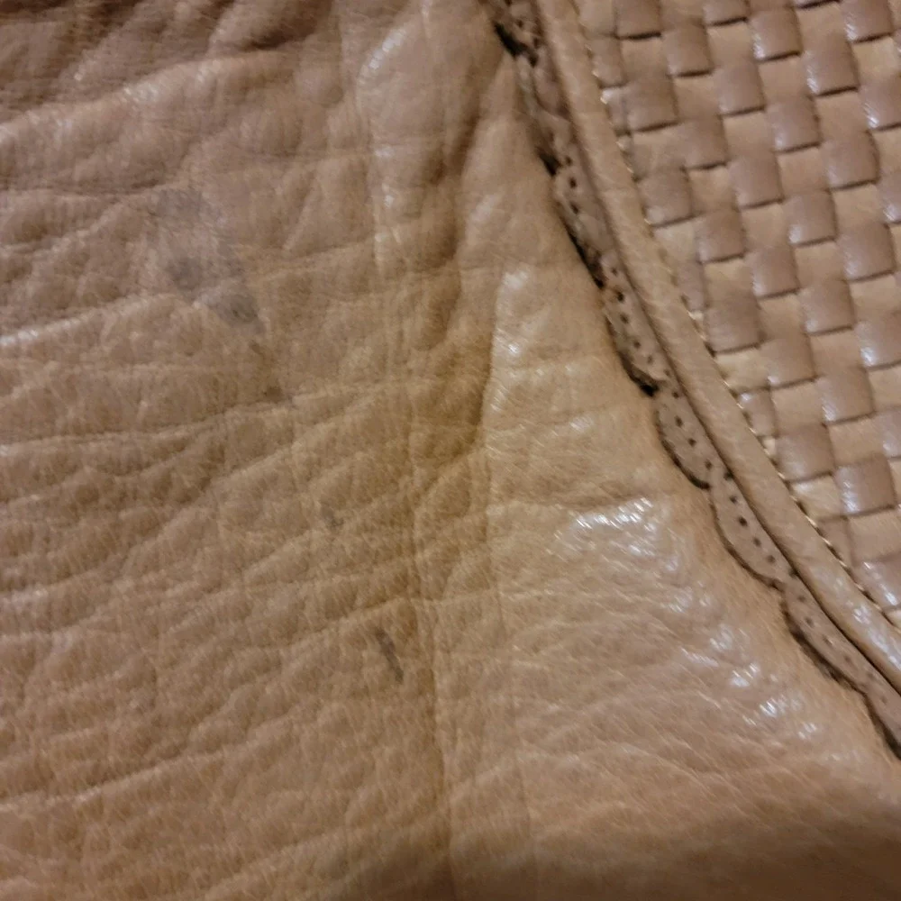 Elliott Lucca Womans Tan Braided Leather Hobo Bag Medium Size